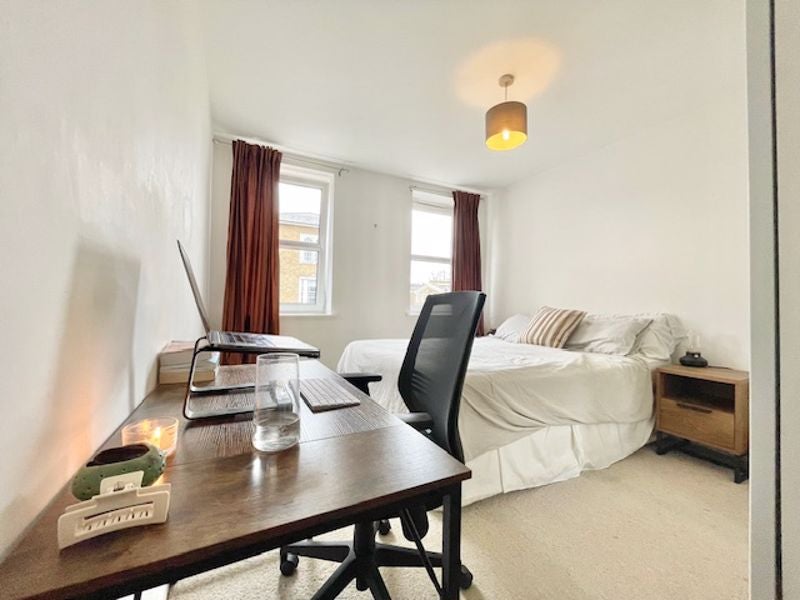 Flat Queensbridge Road in Greater London