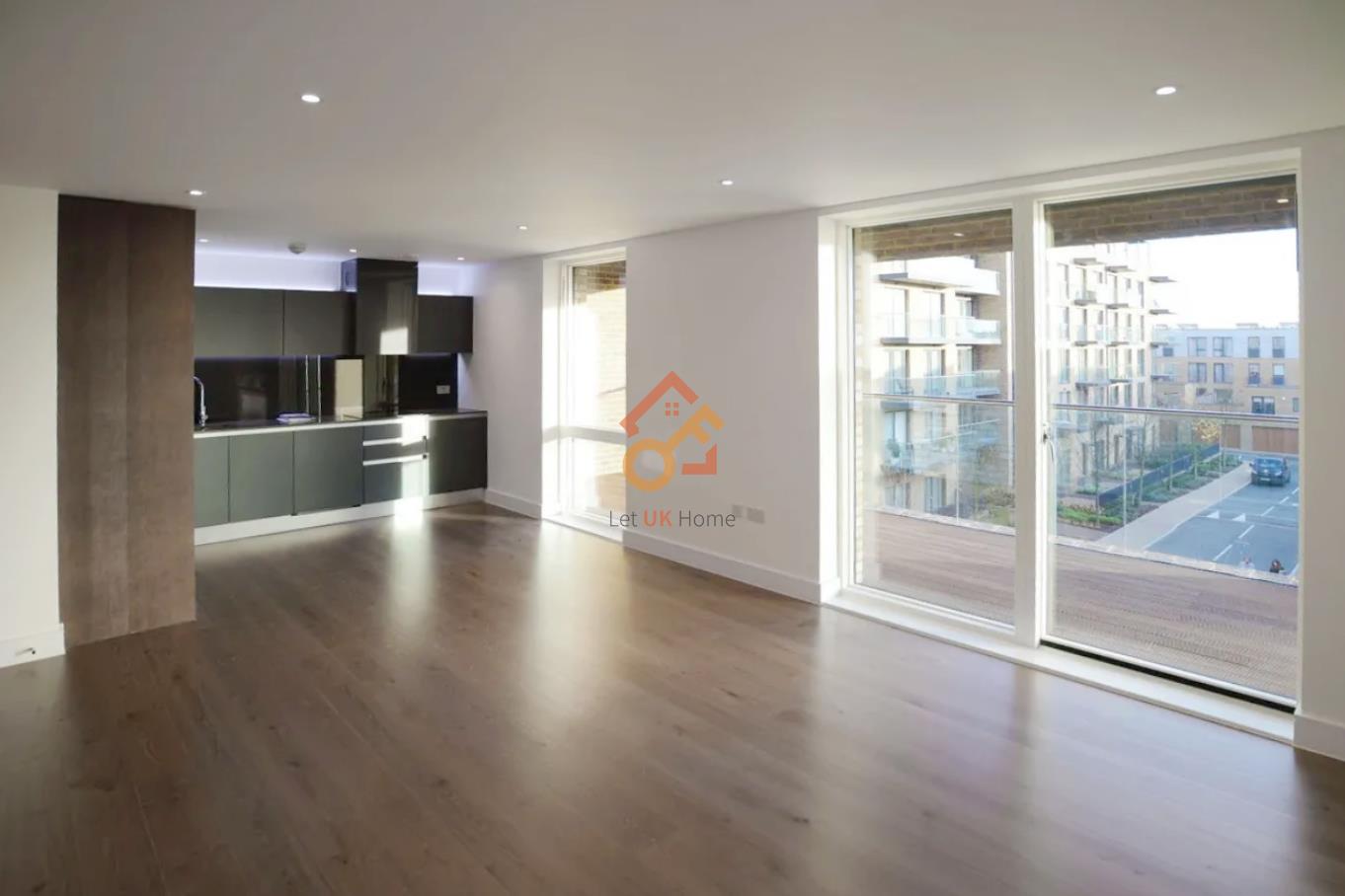Flat Tizzard Grove in London