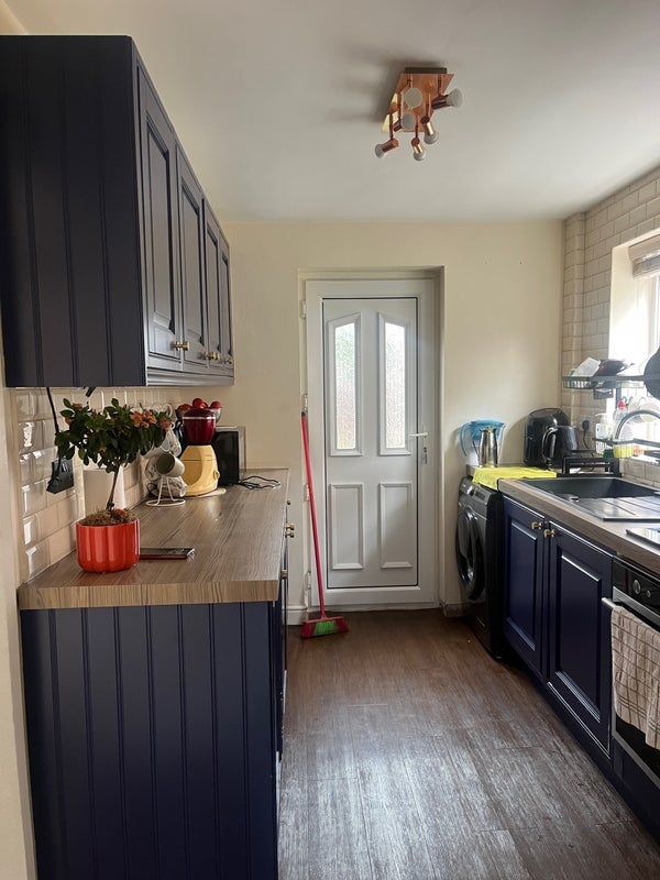 Room Sandyford Close in Nottingham