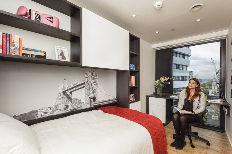 Room Westminster Bridge Road in Greater London