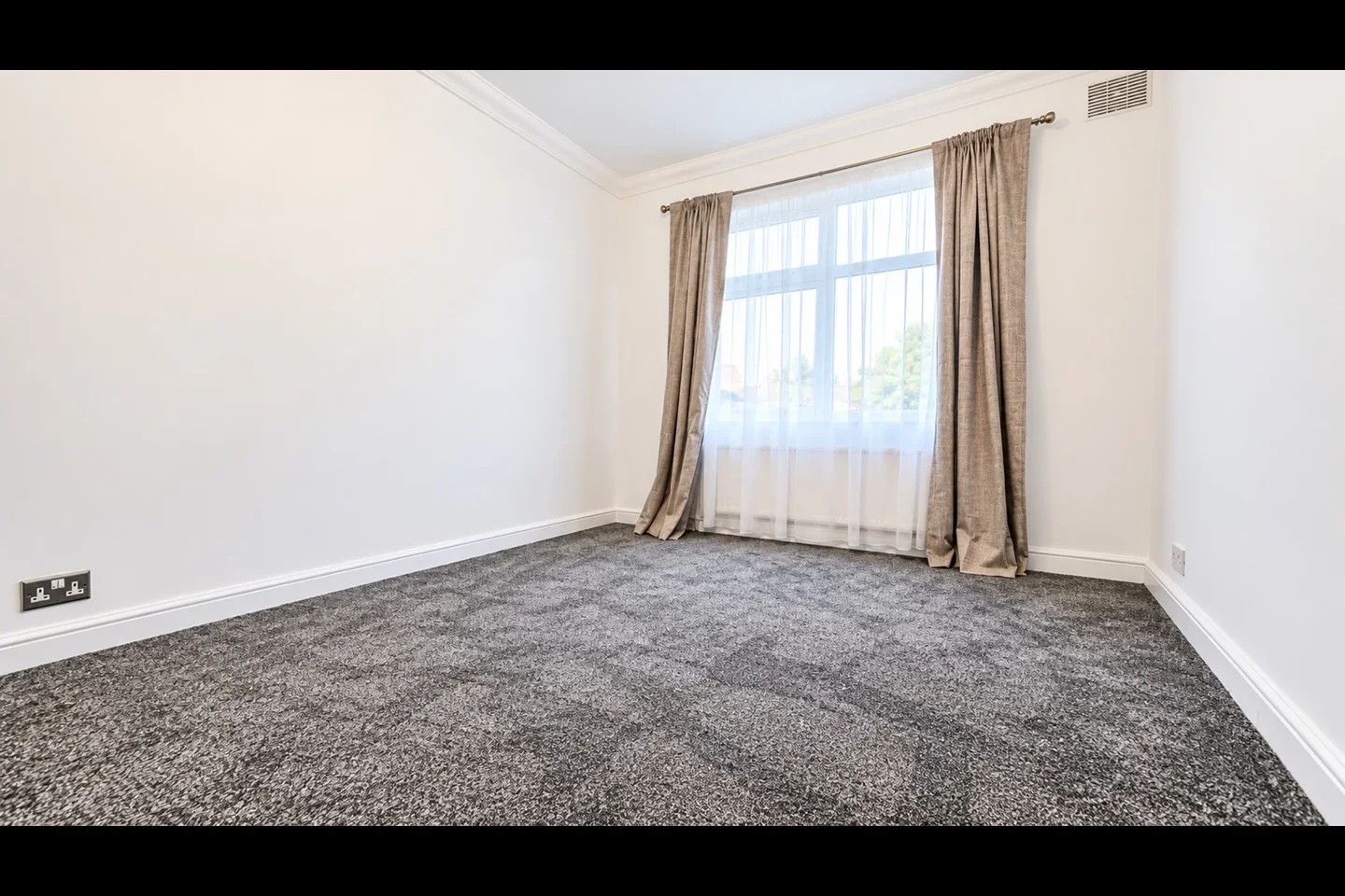 House Havering Gardens in Greater London