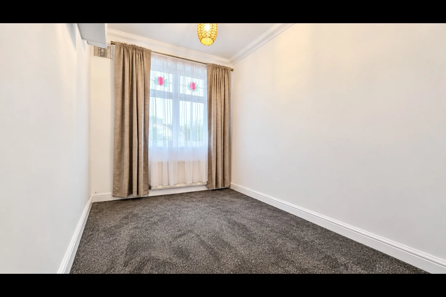 House Havering Gardens in Greater London
