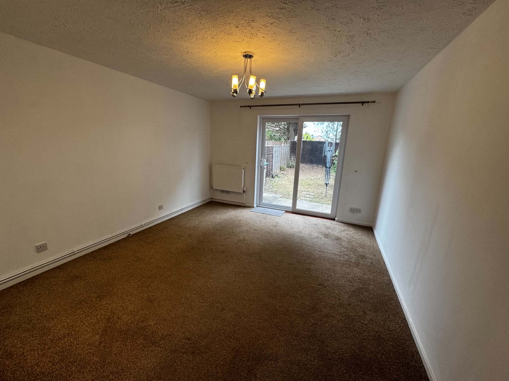 House Snowdon Close in Thatcham