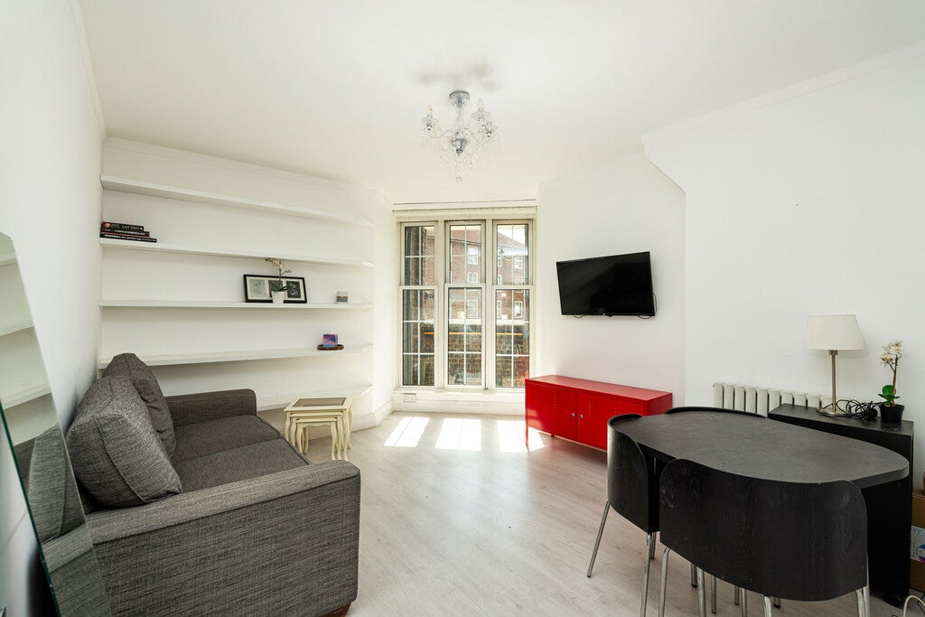 Flat Old Kent Road in Greater London