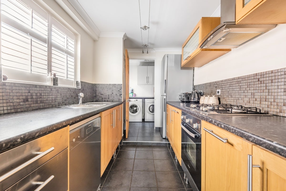 House Ingleby Way in Greater London