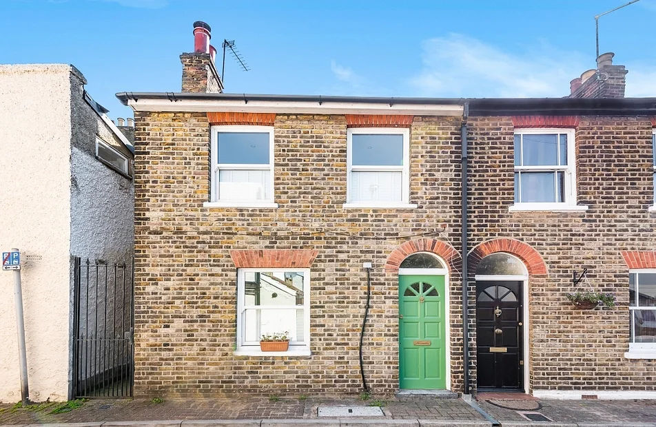 House Ingleby Way in Greater London