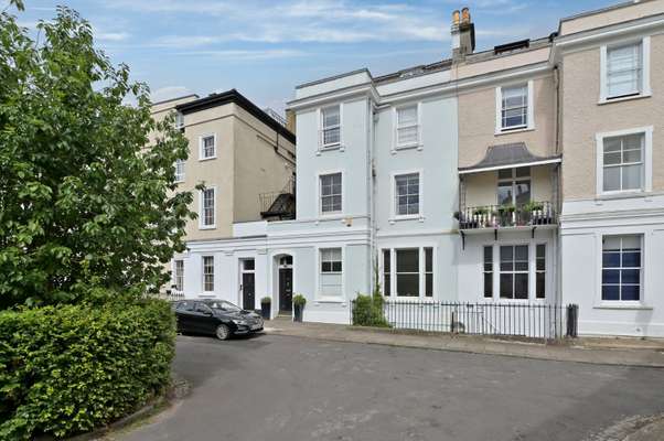 Flat Canynge Square in Bristol