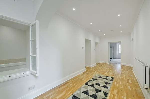 Flat Canynge Square in Bristol