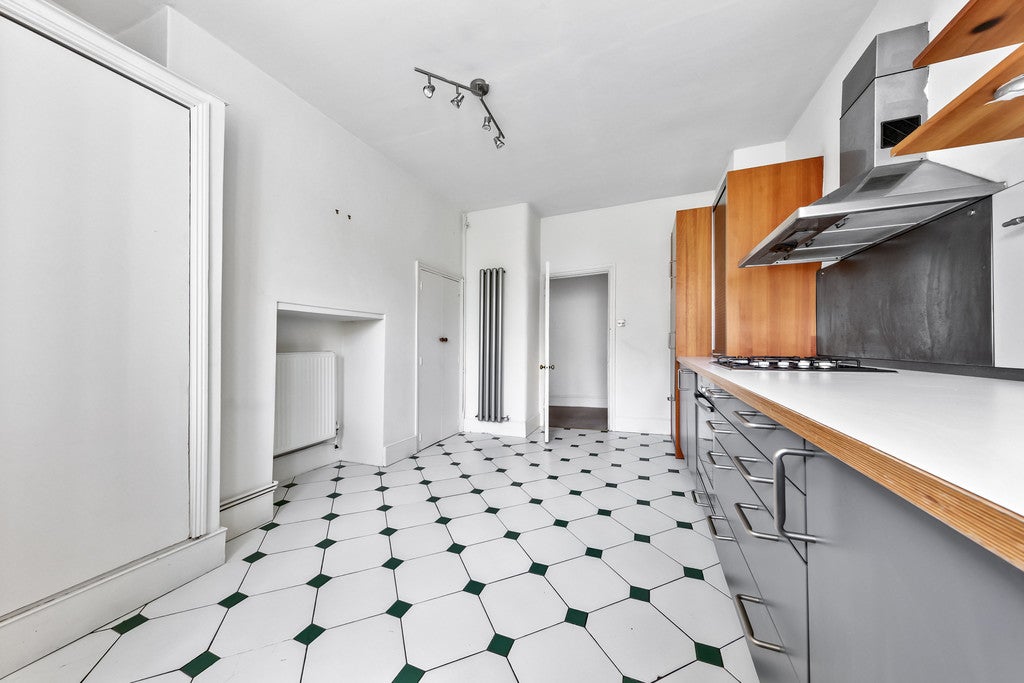 Flat Merthyr Terrace in Greater London