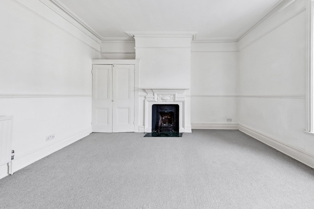 Flat Merthyr Terrace in Greater London