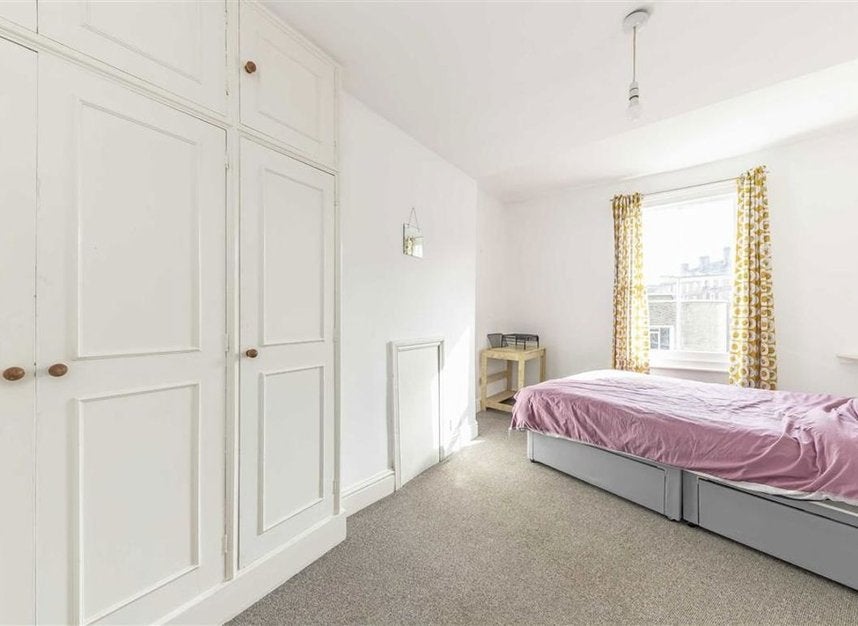 Flat Dorset Road in Greater London