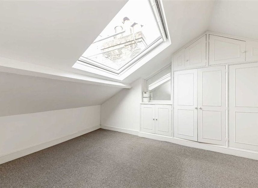 Flat Dorset Road in Greater London