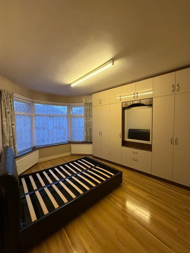 Flat Lincoln Road in Greater London