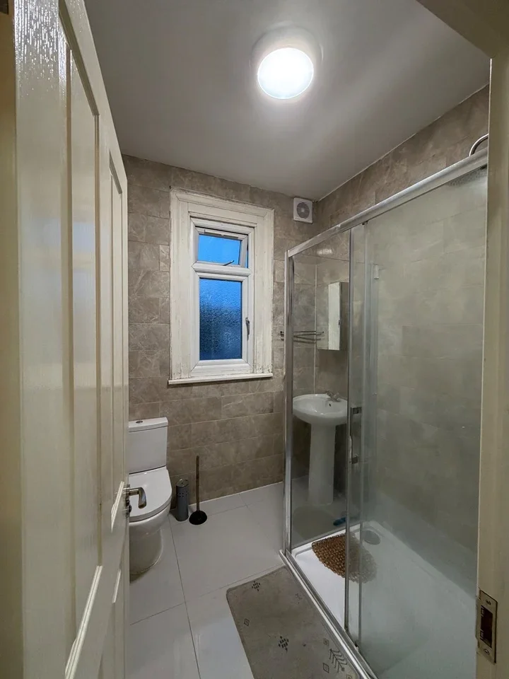 Flat Lincoln Road in Greater London