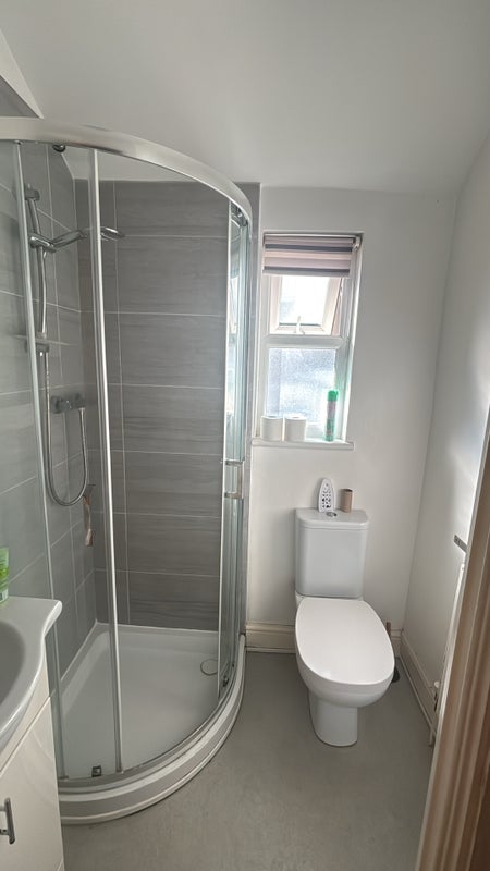Room Colum Road in Cardiff