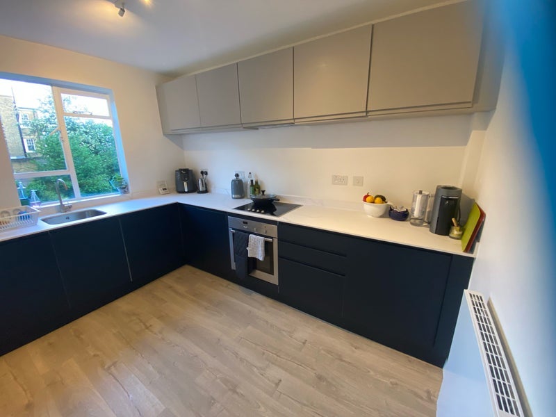 Flat Barnsbury Park in Greater London