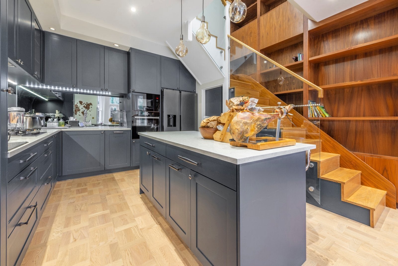 Flat Sutherland Avenue in City of Westminster