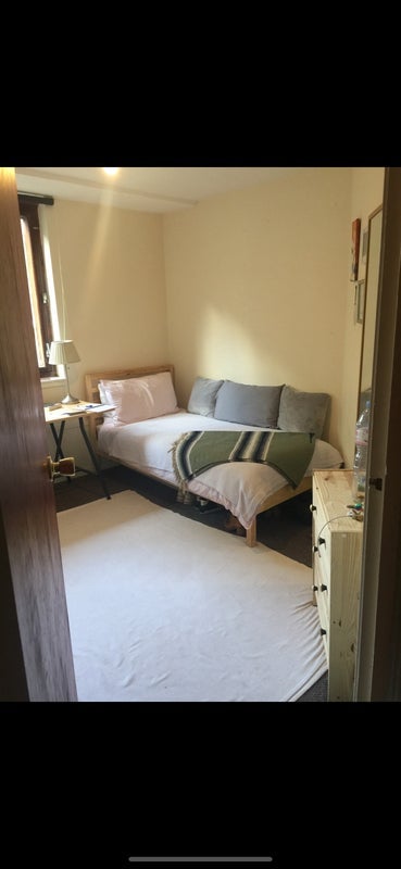 Room Great Western Road in City of Westminster