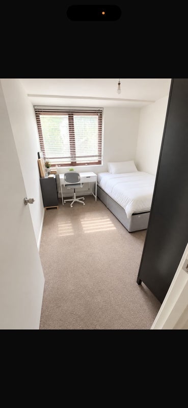 Room Great Western Road in City of Westminster