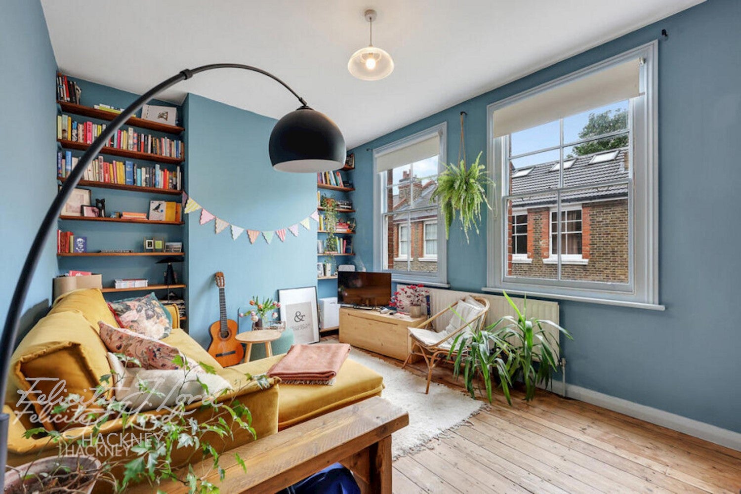 Flat Seal Street in Greater London
