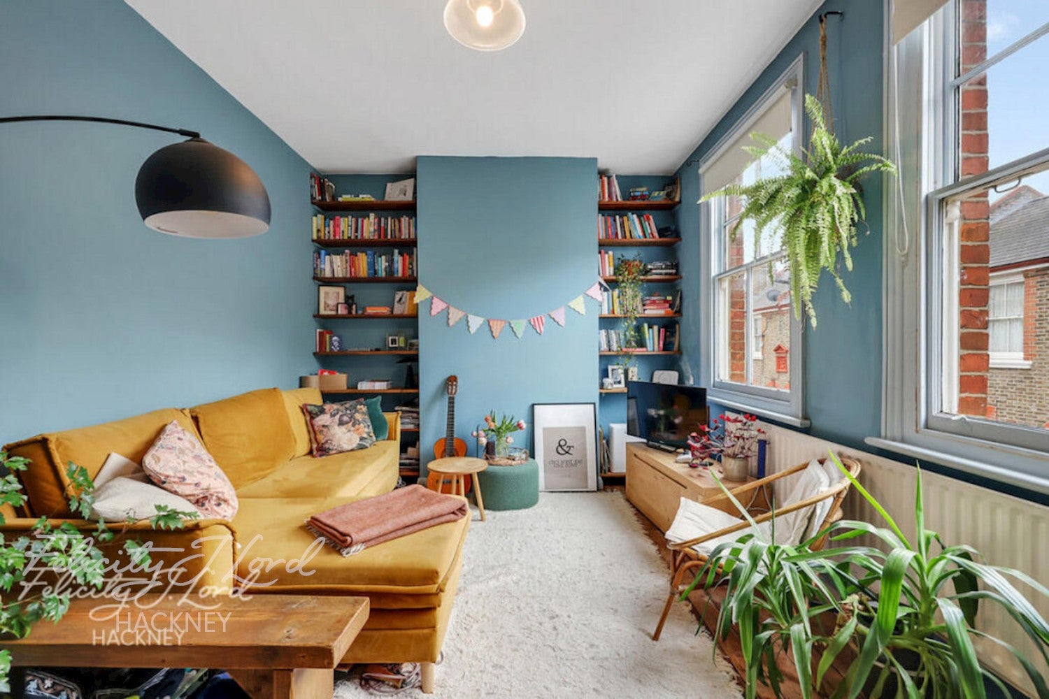 Flat Seal Street in Greater London