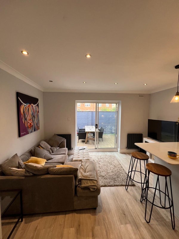 Room Hereward Road in Greater London