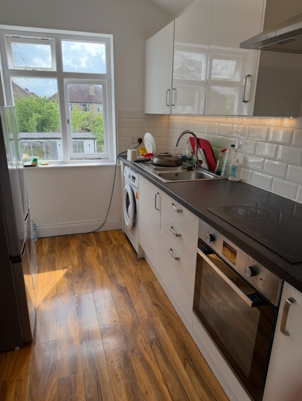Room Whitmore Road in Greater London