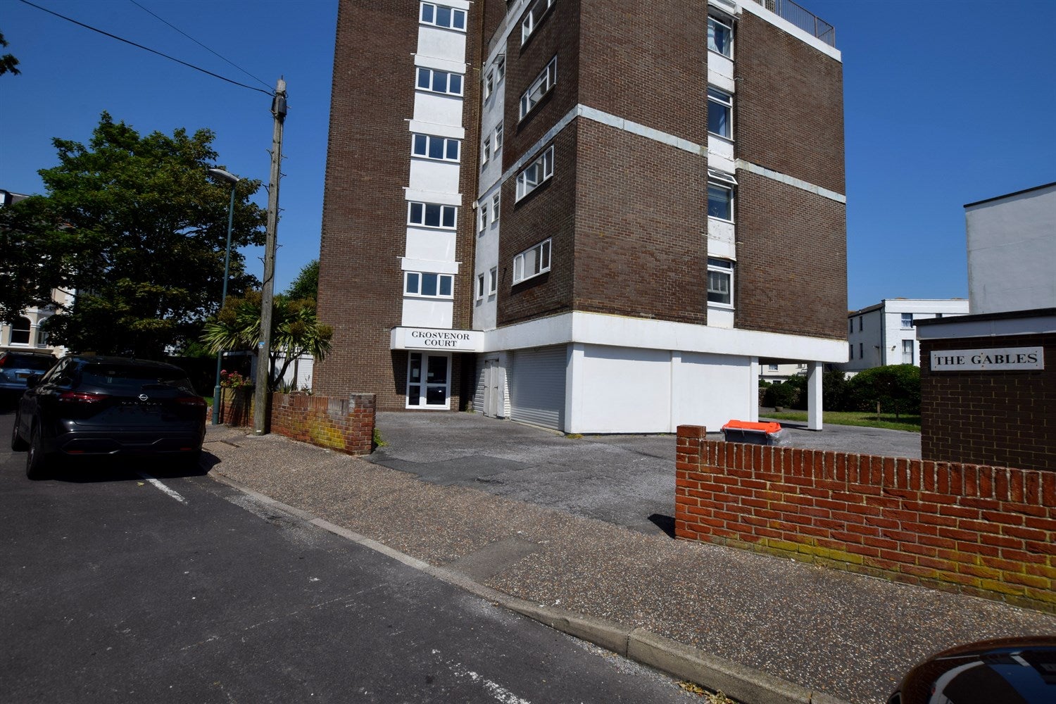Flat Norfolk Square in Arun