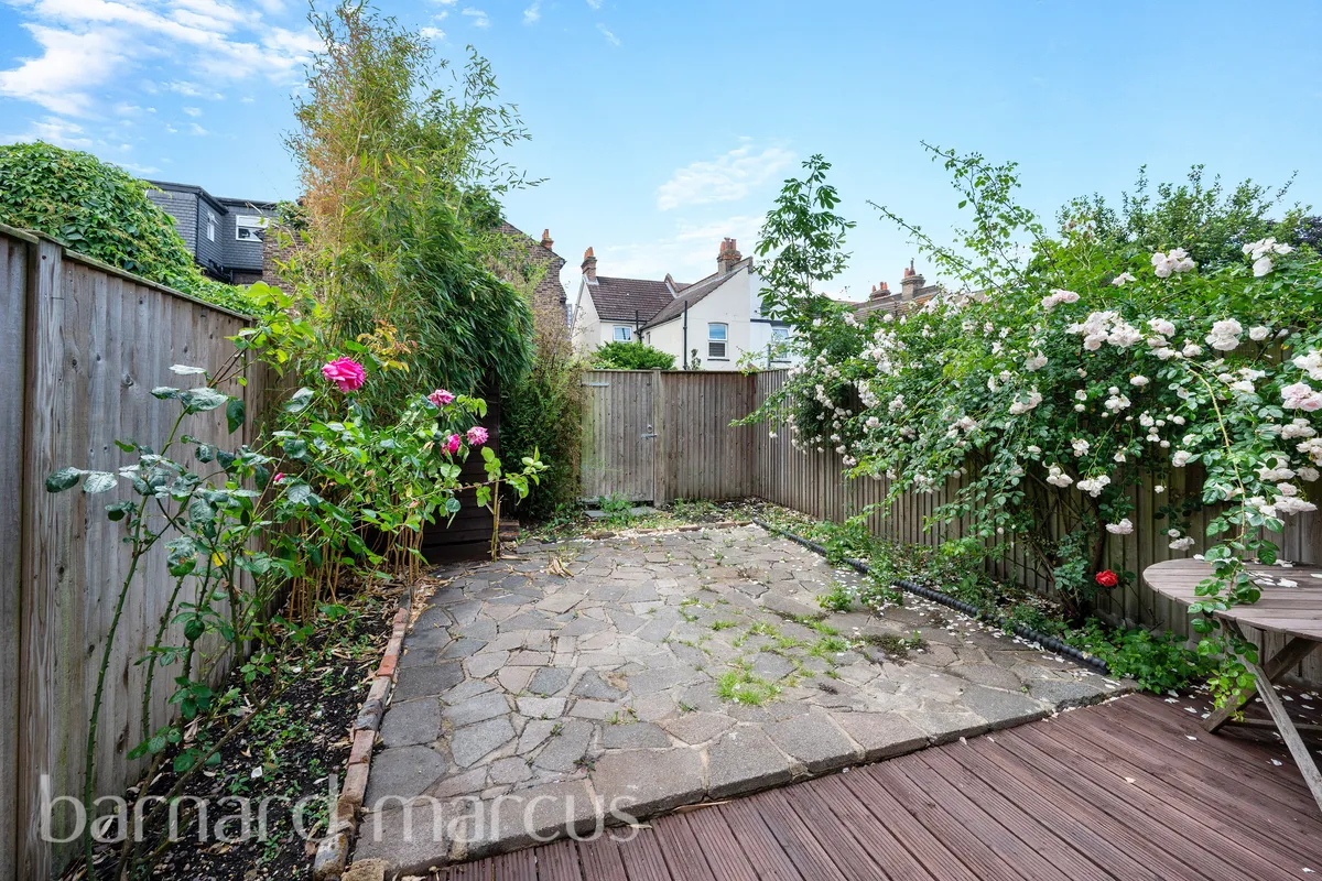 House Lebanon Road in Greater London