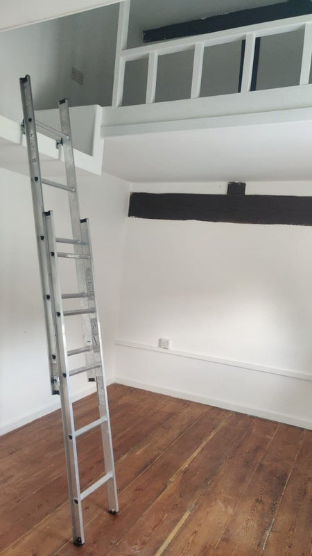 Room Fawn's Manor Close in Greater London
