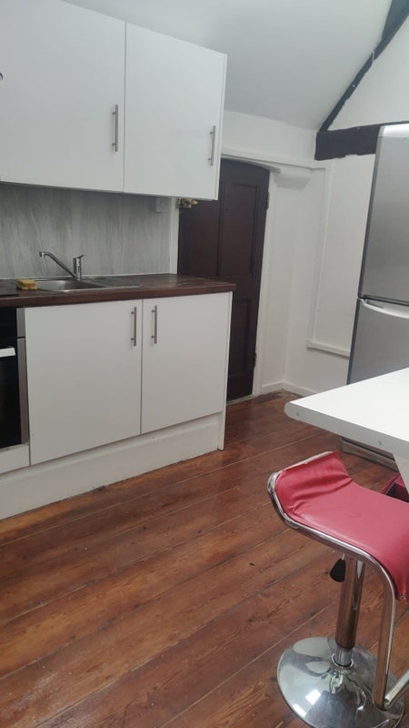Room Fawn's Manor Close in Greater London
