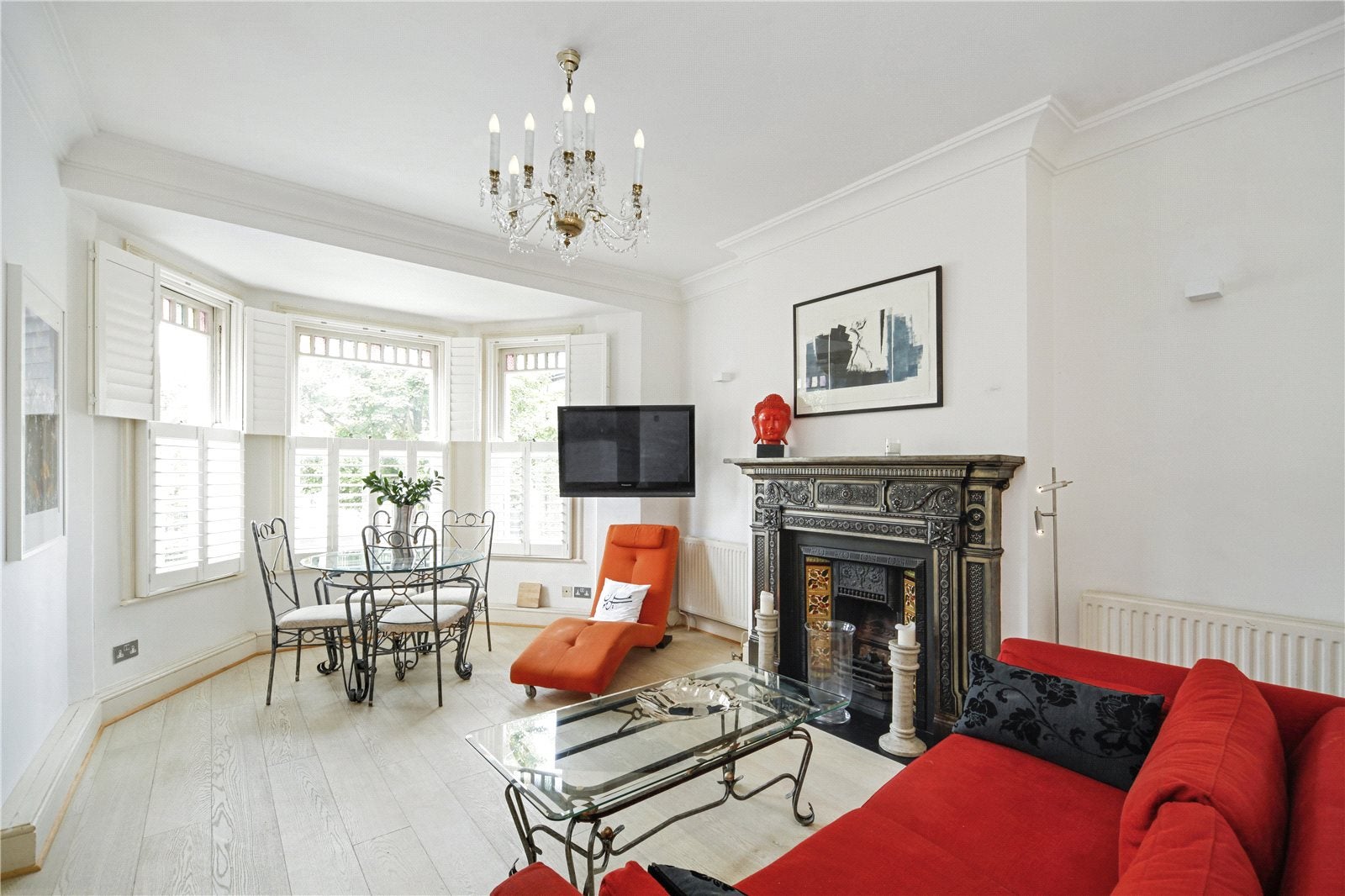Flat Lime Grove in Greater London