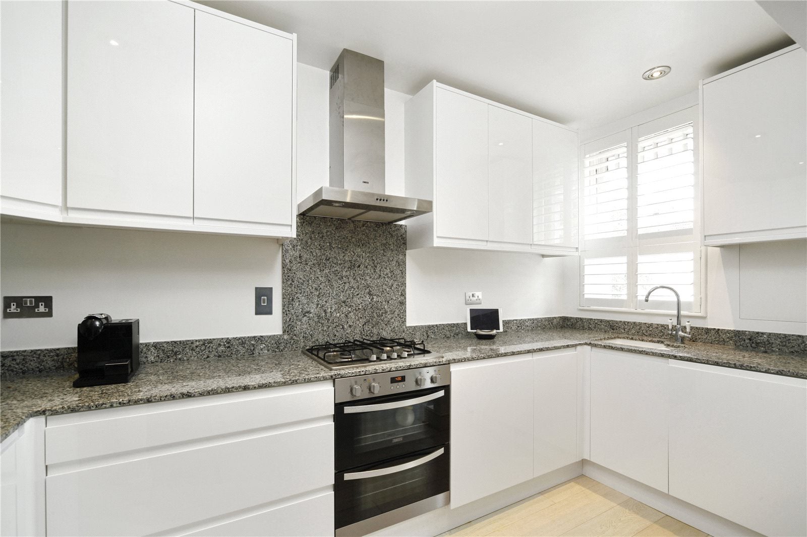 Flat Lime Grove in Greater London