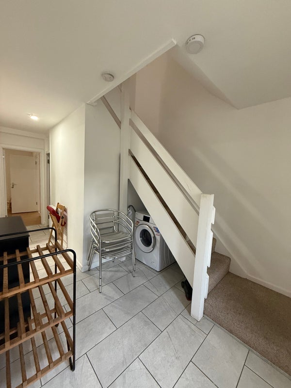 Room Mina Road in Greater London
