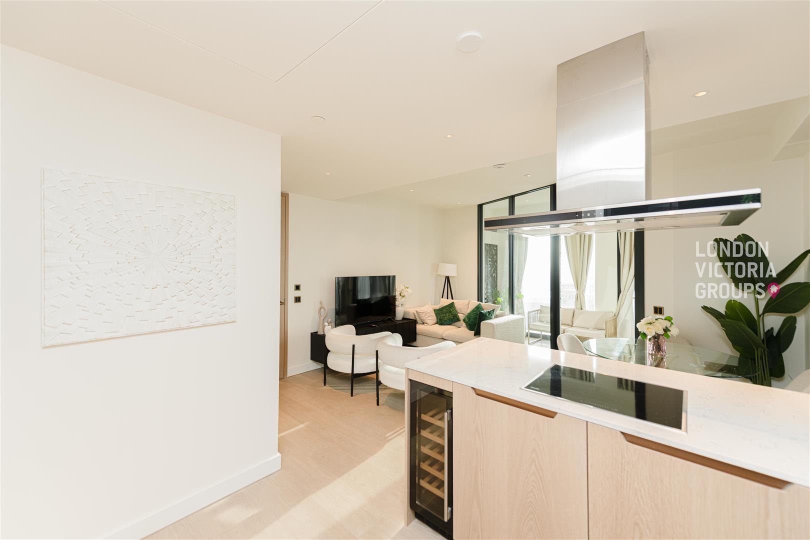 Flat Carnation Way in Greater London