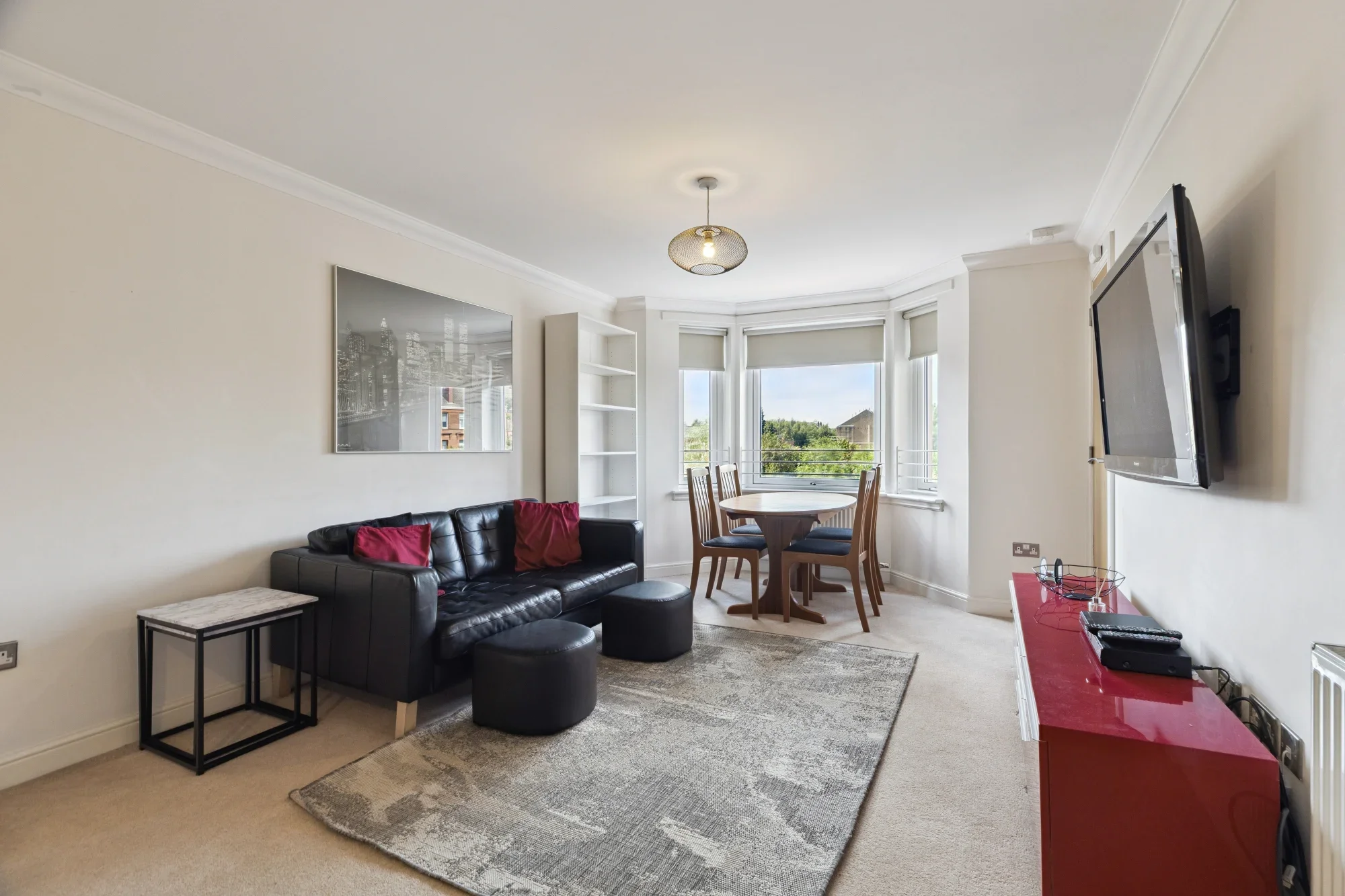 Flat Queen Margaret Drive in Glasgow