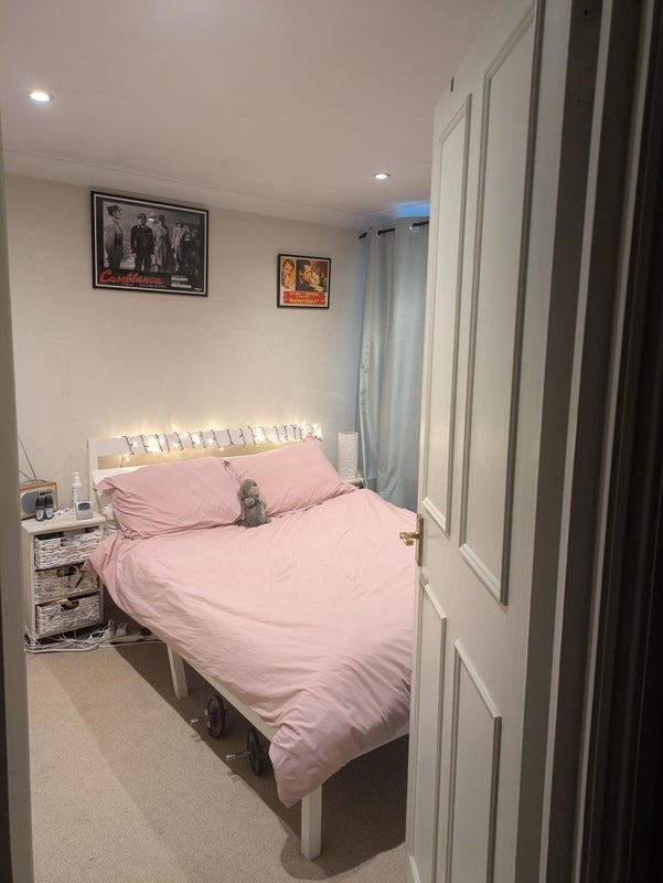 Room Wandsworth Bridge Road in Greater London