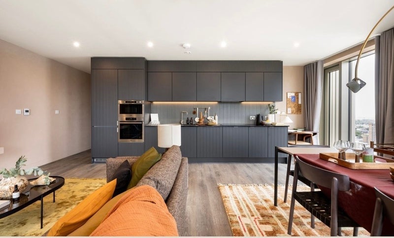 Flat Montfichet Road in Greater London