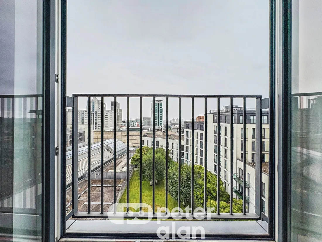 Flat Grand Arcade in Cardiff