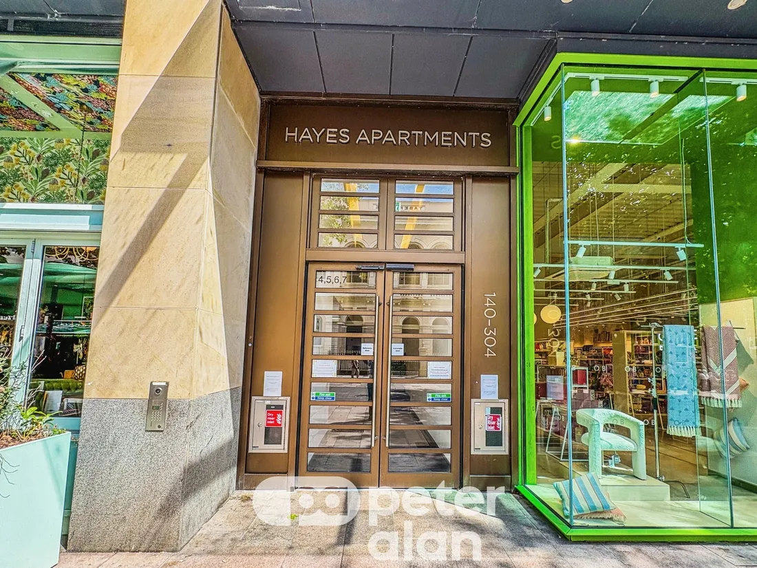 Flat Grand Arcade in Cardiff