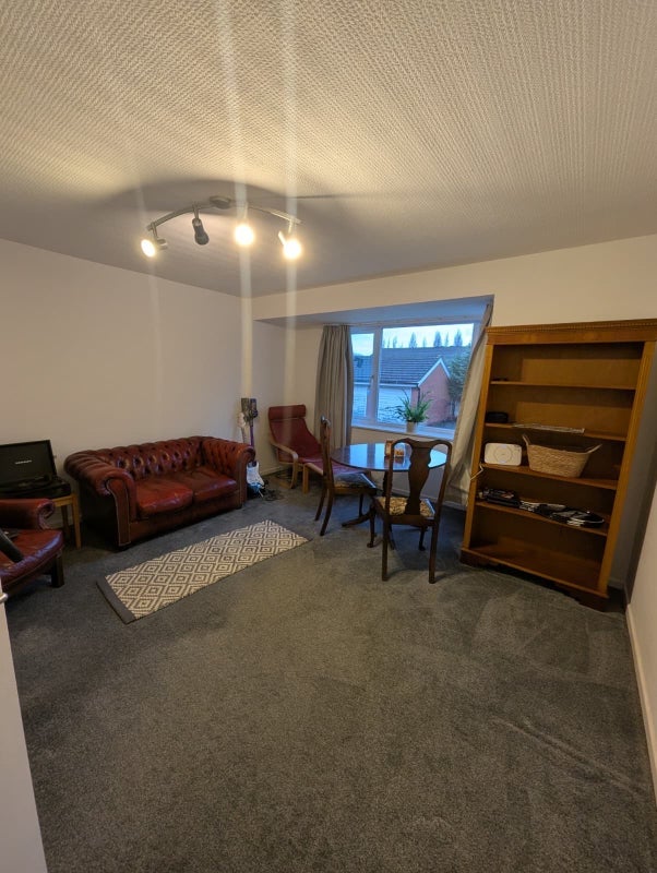 Room Fredas Grove in Birmingham