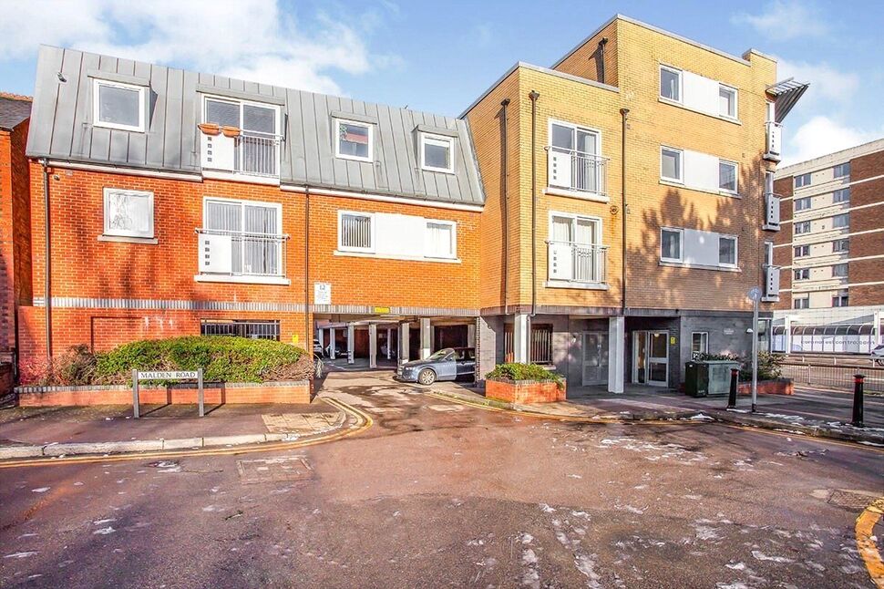 Flat Malden Road in Watford