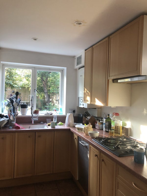 Room Southwark Park Road in Greater London