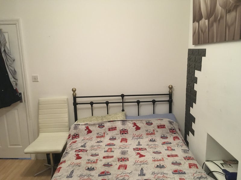 Room Cricklewood Broadway in Greater London