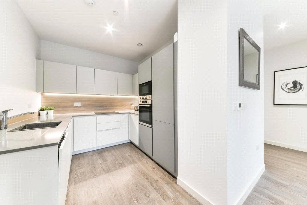 Flat Newnton Close in Greater London