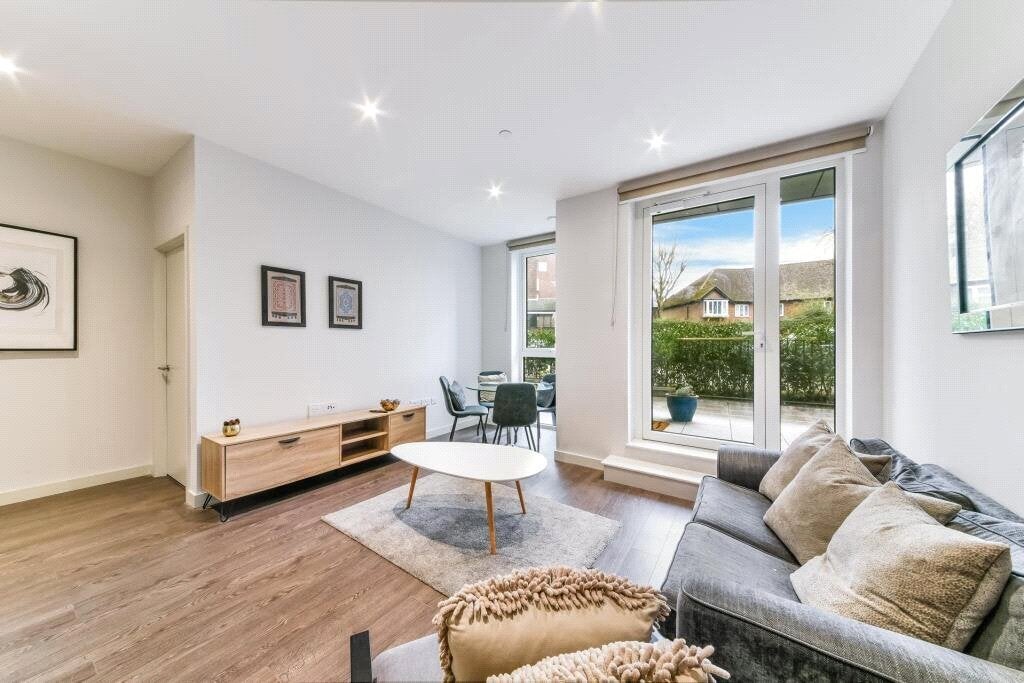 Flat Newnton Close in Greater London