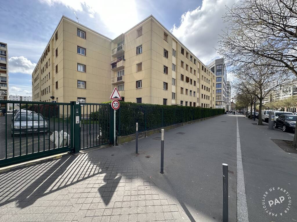 Flat Place des Onze Arpents in Villejuif