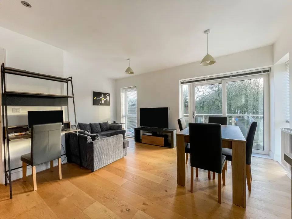 Flat Cofton Park Court in Birmingham