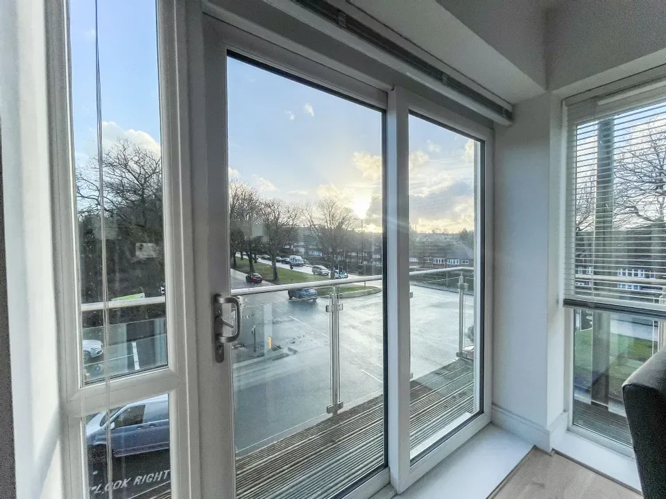 Flat Cofton Park Court in Birmingham