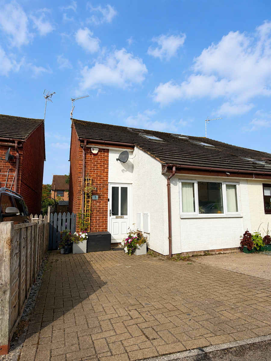 House Grosmont Close in Monmouth
